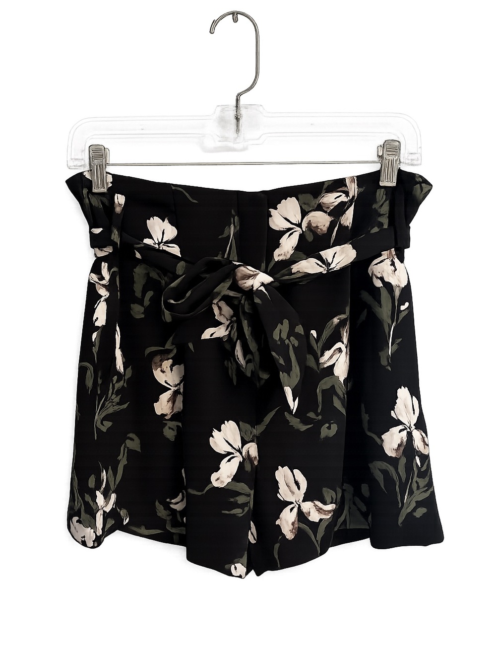 ☀️Summer Blowout - Dynamite Black Floral Paperbag Waist Shorts with Tie Size S